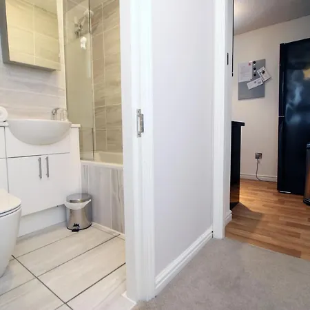 Apartment 2 Bedroom City By Fyh-property, Free Parking *