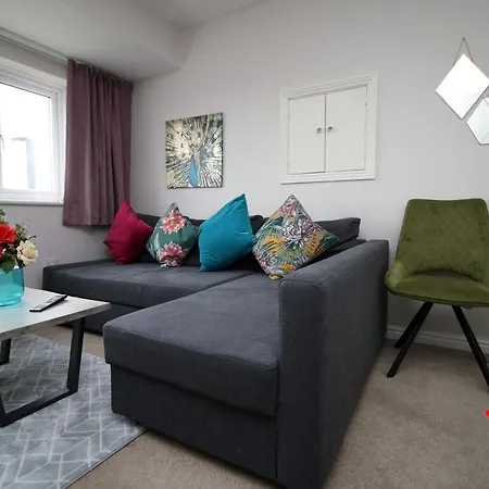 2 Bedroom City By Fyh-property, Free Parking Apartment